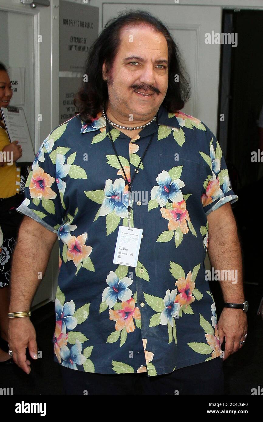 Manhattan, Vereinigte Staaten Von Amerika. September 2009. NEW YORK - SEPTEMBER 15: Ron Jeremy läuft am 15. September 2009 durch den Bryant Park in New York City. Personen: Ron Jeremy Transmission Ref: MNC Kredit: Storms Media Group/Alamy Live News Stockfoto