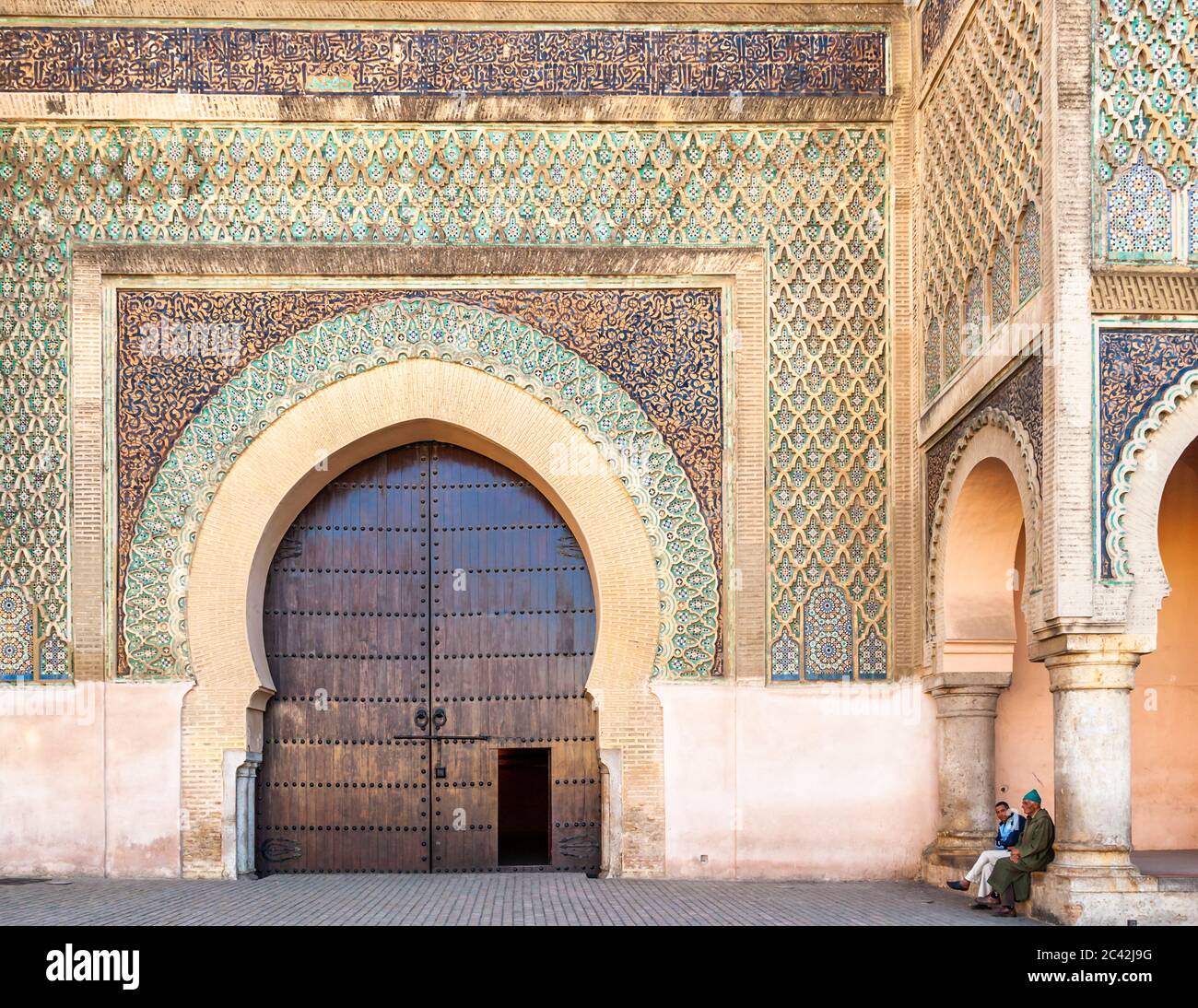 Das Stadttor von Bab Mansour in Meknes, Marokko Stockfoto