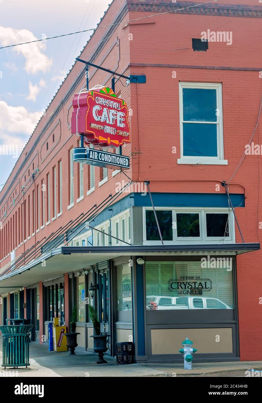 Das Crystal Grill Schild ist abgebildet, 10. August 2016, in Greenwood, Mississippi. Das Restaurant im Familienbesitz ist ein beliebtes Lokal. Stockfoto
