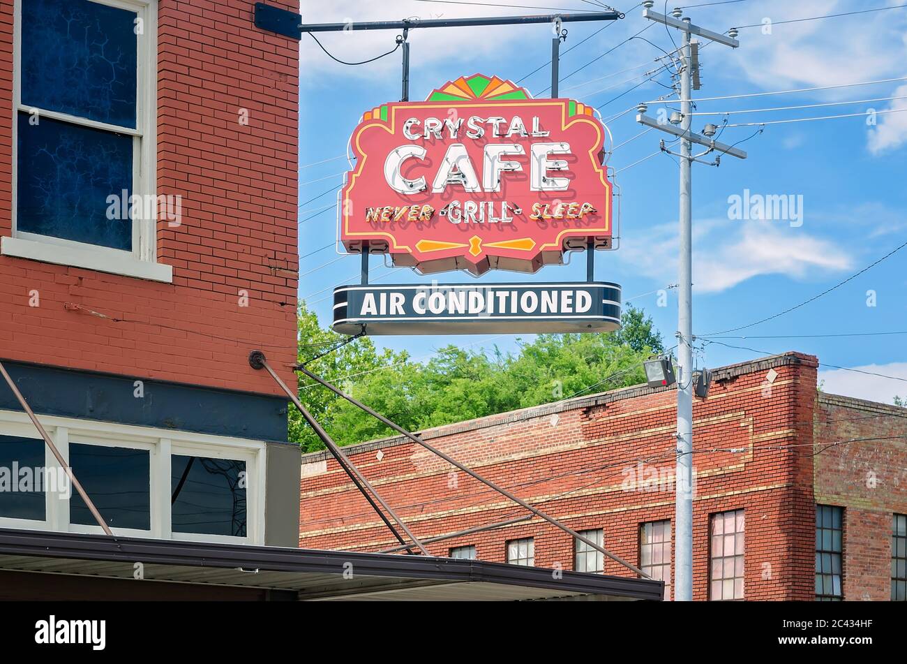 Das Crystal Grill Schild ist abgebildet, 10. August 2016, in Greenwood, Mississippi. Das Restaurant im Familienbesitz ist ein beliebtes Lokal. Stockfoto