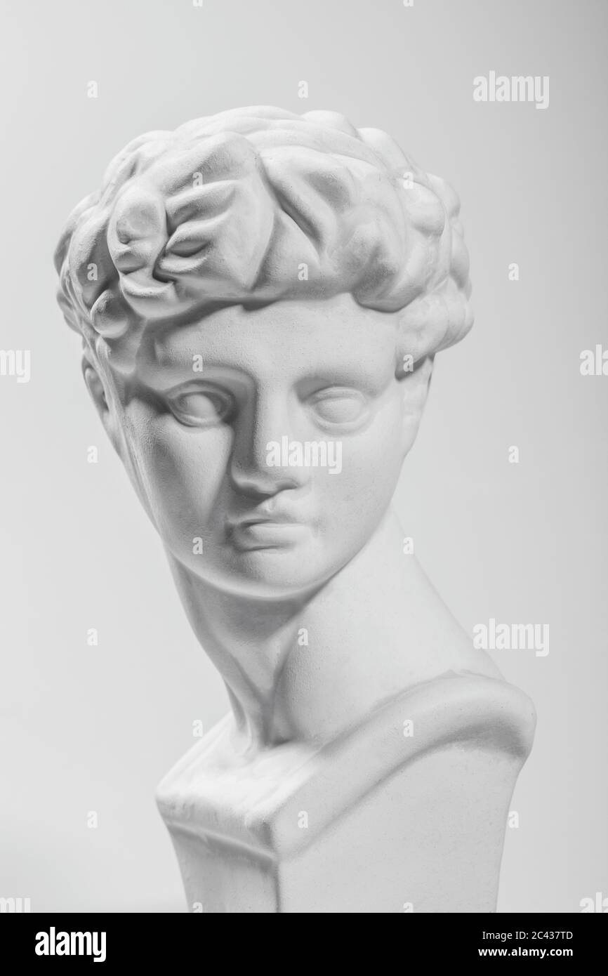 Schwarzer Hintergrund der David Skulptur Stockfoto