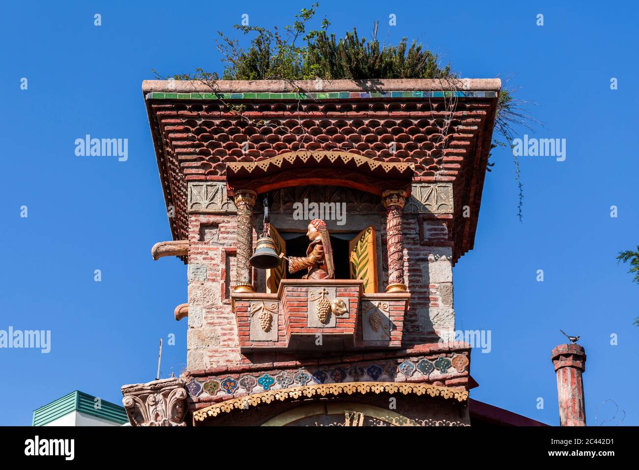 Rezo Gabriadze Marionette Theater gegen klaren blauen Himmel während sonnigen Tag, Tiflis, Georgien Stockfoto
