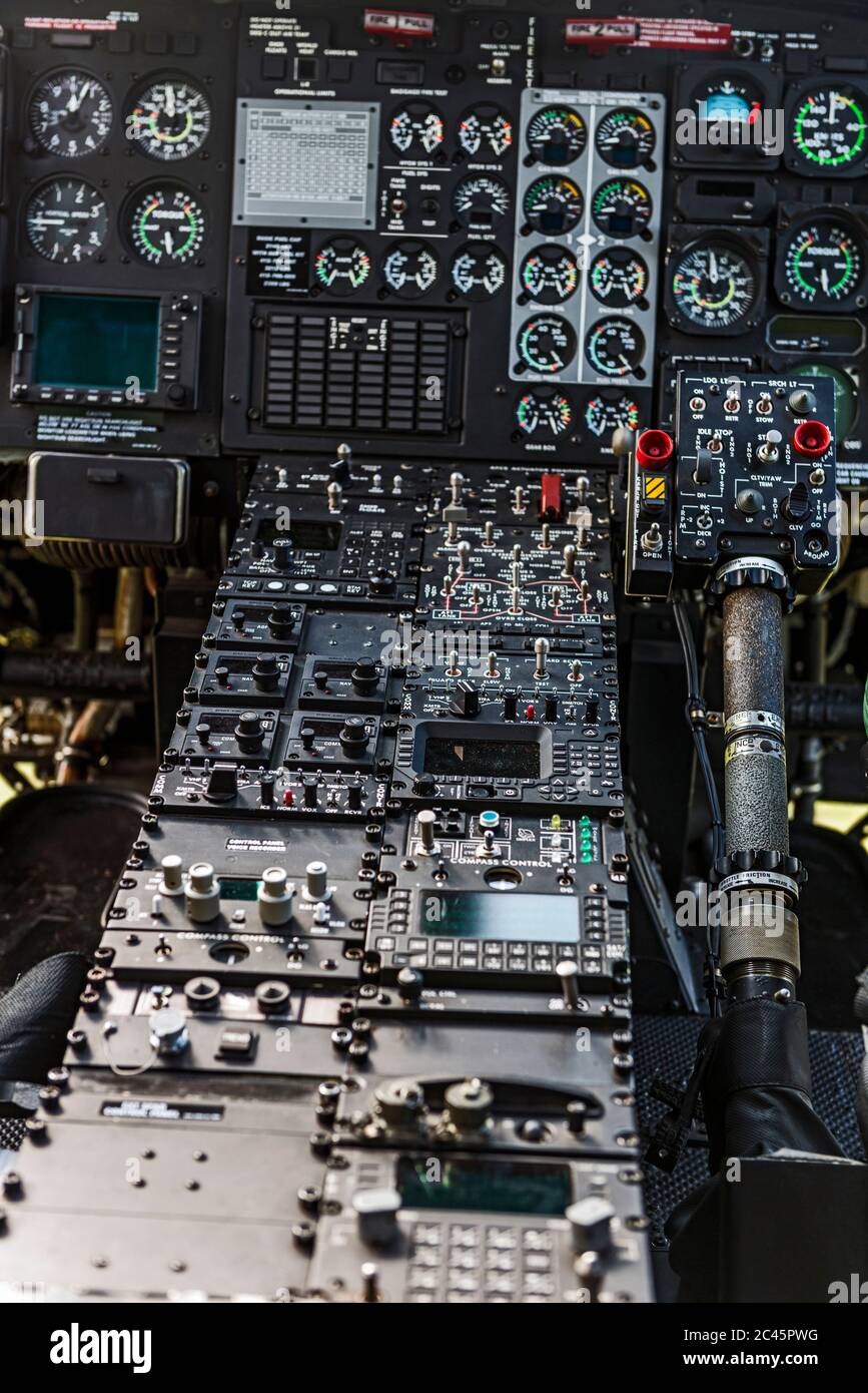 Cockpit eines Hubschraubers Stockfoto