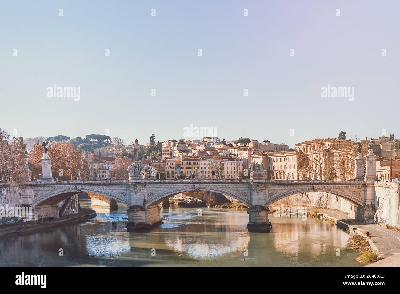 Klassisches Stadtbild von Rom mit Ponte Vittoria Emanuele II Stockfoto