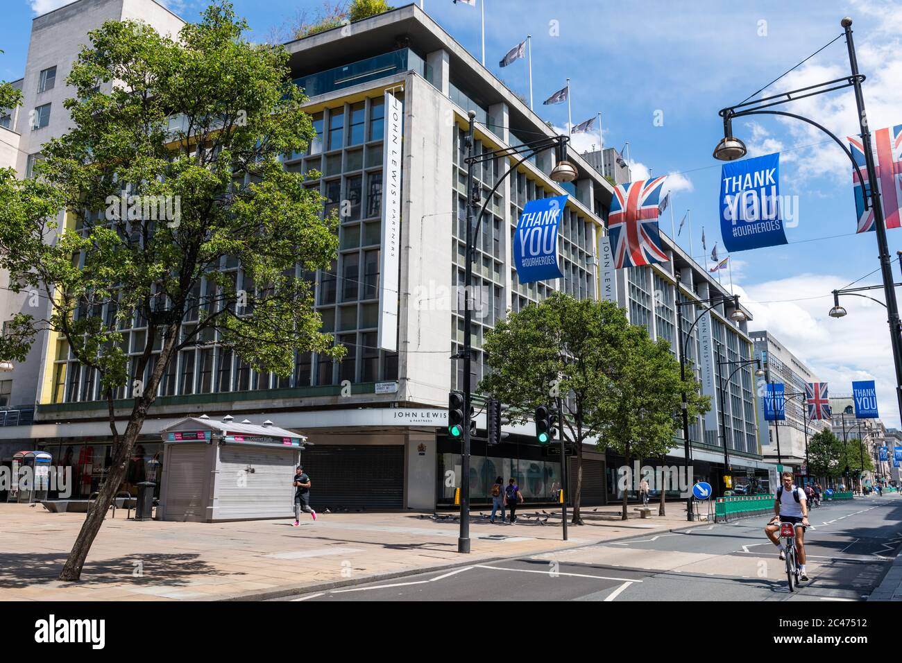 Ein Straßenblick auf das Gebäude des Kaufhauses John Lewis Partnership in der Oxford Street, London. Stockfoto