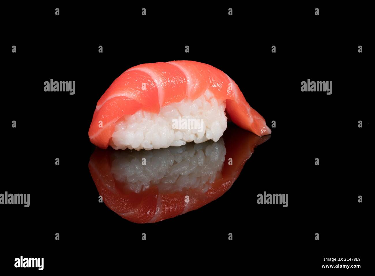 Sushi mit Lachs. Japanische Küche Lachs Nigiri Stockfoto