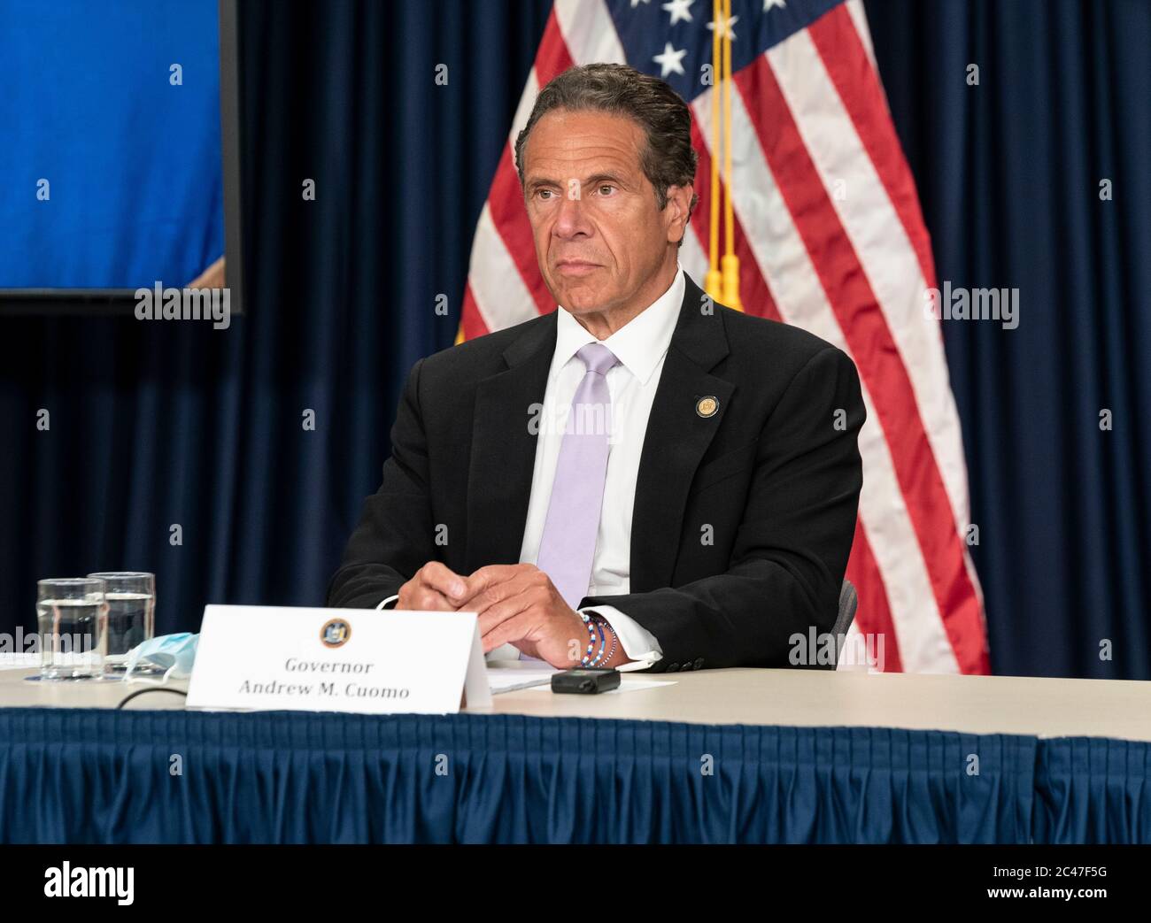 New Yrok, NY - 24. Juni 2020: Gouverneur Andrew Cuomo gibt eine Ankündigung ab und hält Medienbesprechungen im Büro der 3rd Avenue ab Stockfoto