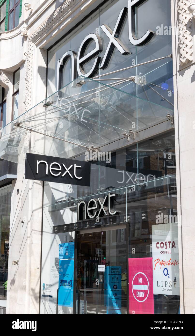 Der Flagship-Store des britischen multinationalen Bekleidungsunternehmens Next. Stockfoto