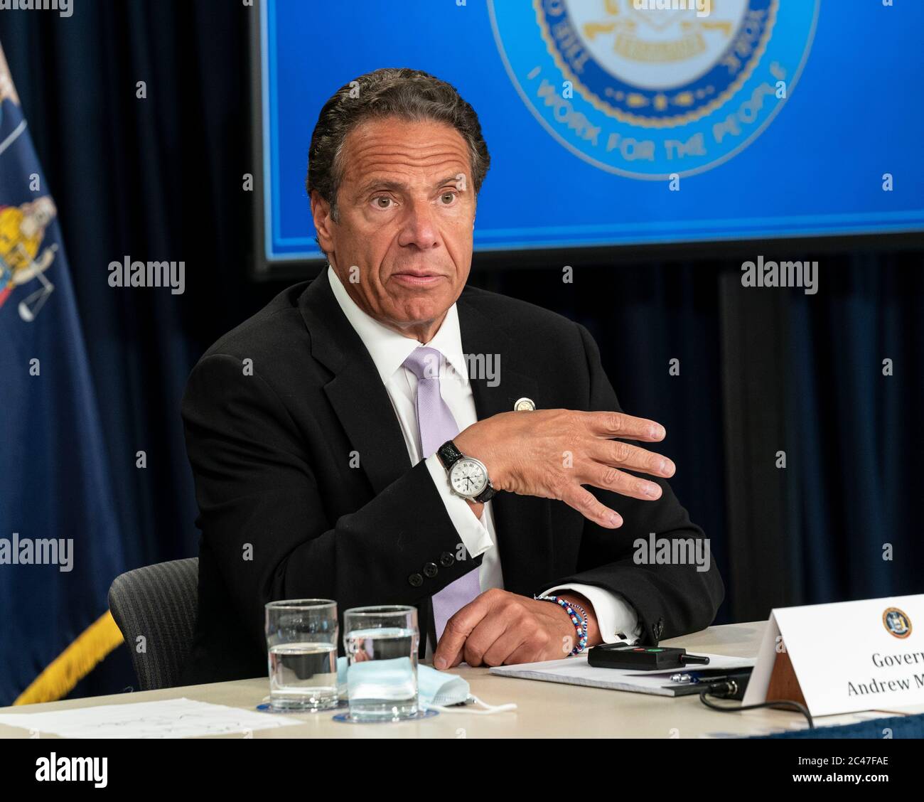 New Yrok, NY - 24. Juni 2020: Gouverneur Andrew Cuomo gibt eine Ankündigung ab und hält Medienbesprechungen im Büro der 3rd Avenue ab Stockfoto