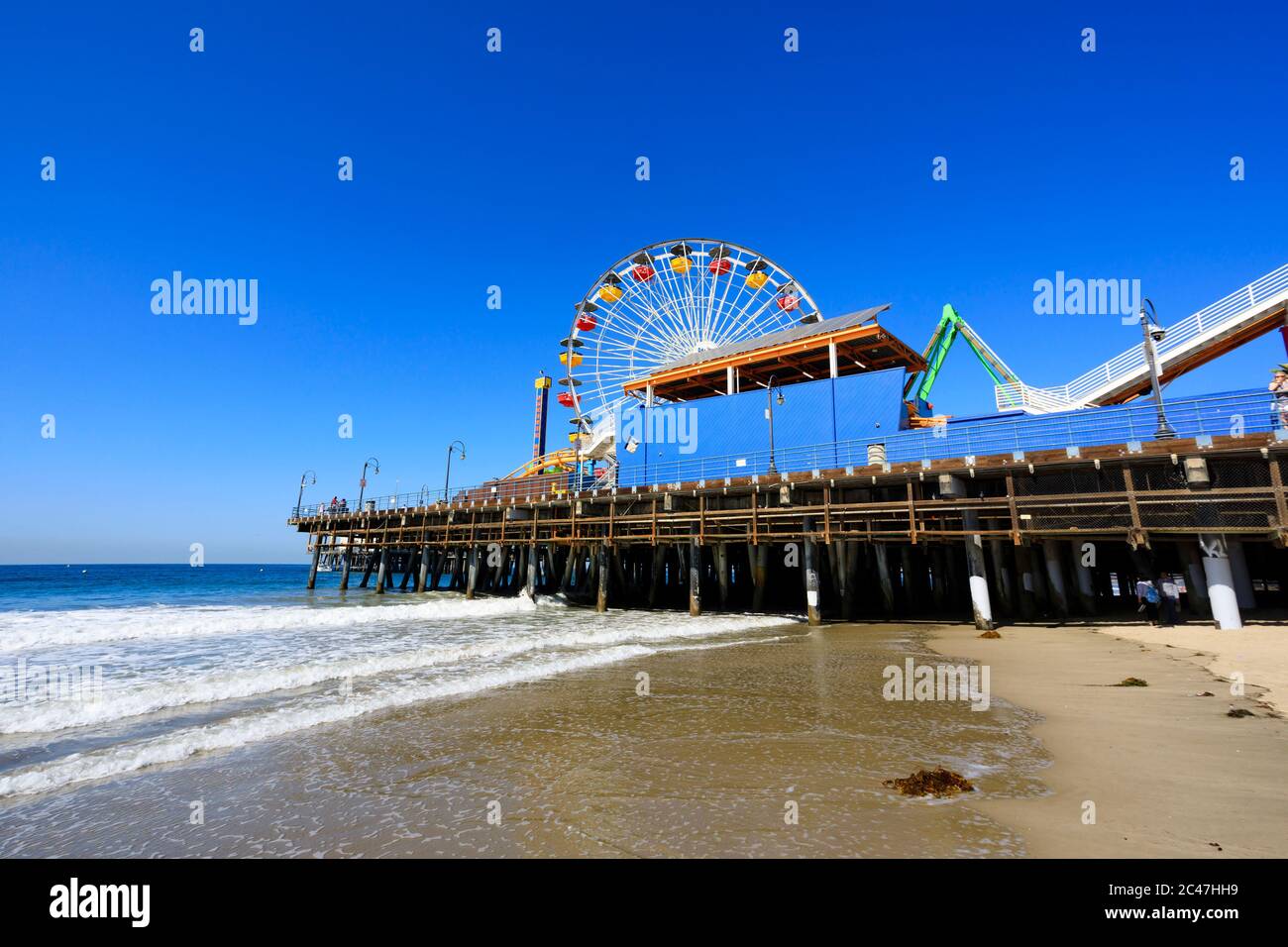 Ocean Park Vergnügungen Achterbahn und Riesenrad auf dem Pier. „Santa Monica“ Kalifornien Vereinigte Staaten von Amerika Stockfoto