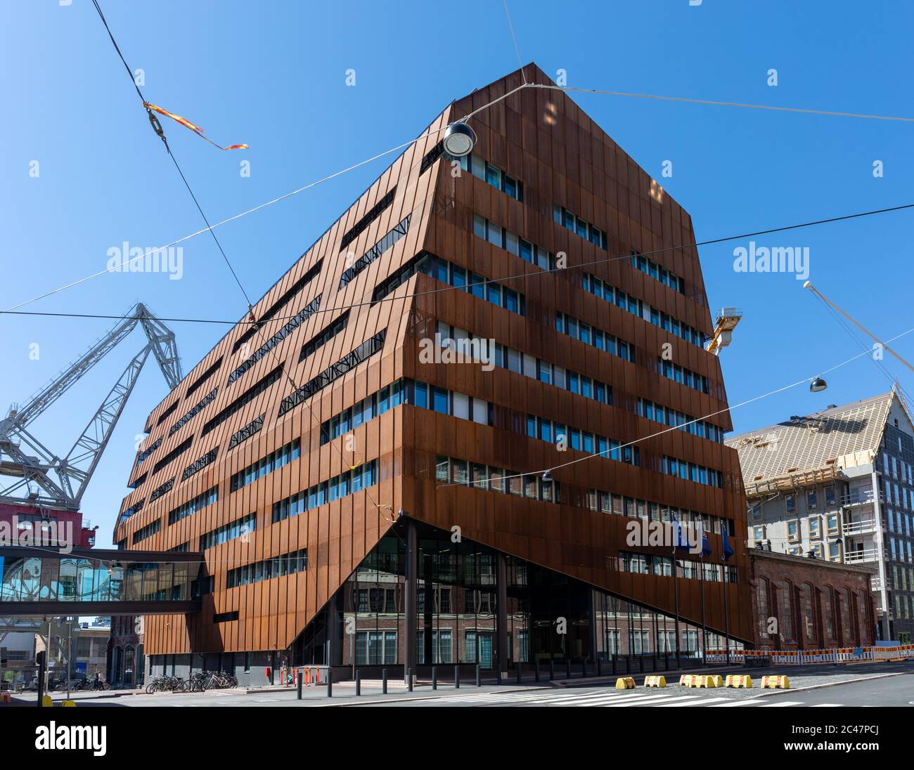 Zeitgenössische Architektur der Europäischen Chemikalienagentur ECHA Hauptsitz im Munkkisaari Bezirk in Helsinki, Finnland Stockfoto