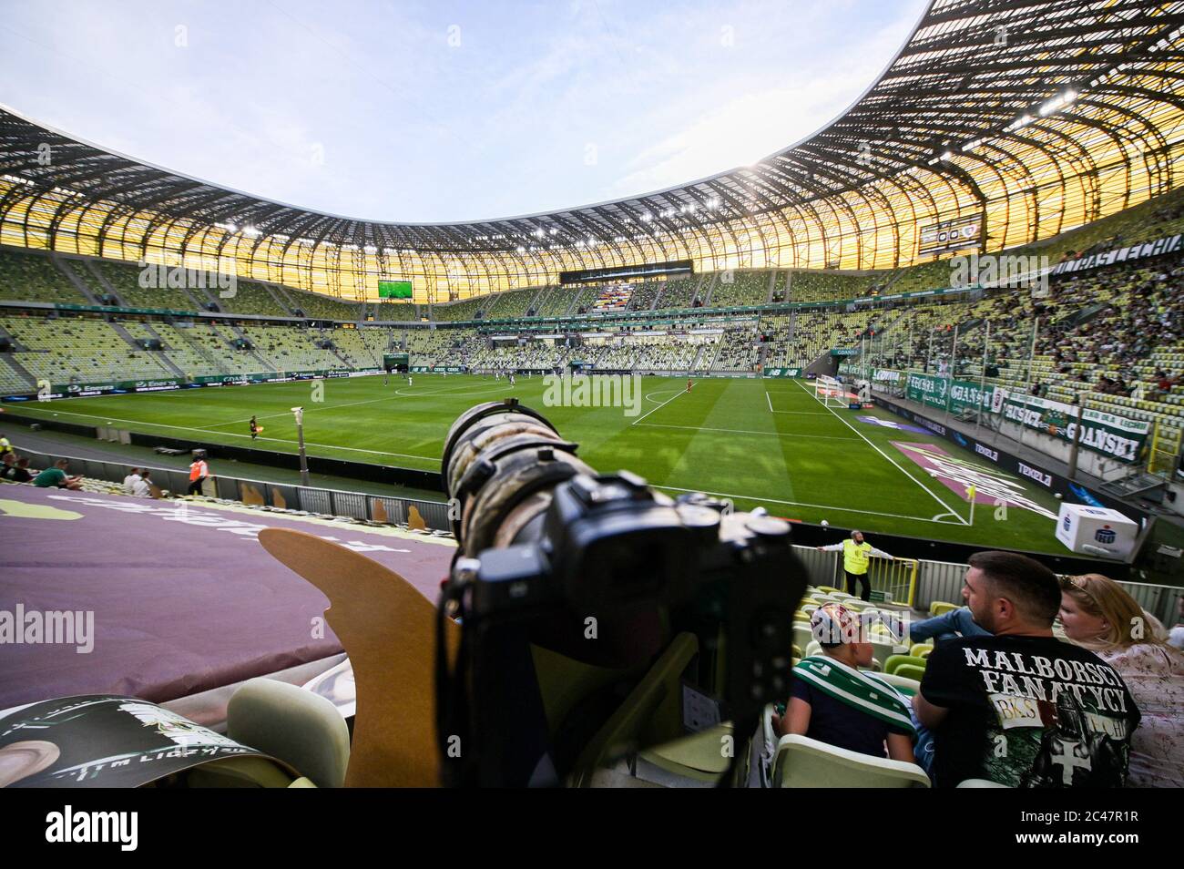 Fotojournalisten beim Polnischen Spiel in Ekstraklasa zwischen Lechia Danzig und Piast Gliwice im Energa Stadium.(Endstand; Lechia Danzig 1:0 Piast Gliwice) Stockfoto