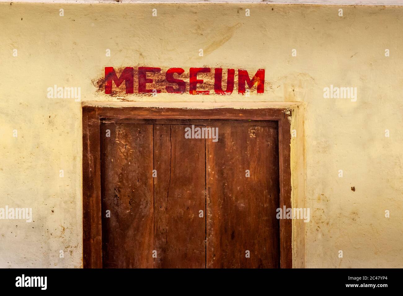 Museum (mit falscher Rechtschreibung: Meseum) auf Banana Island, Sierra Leone Stockfoto