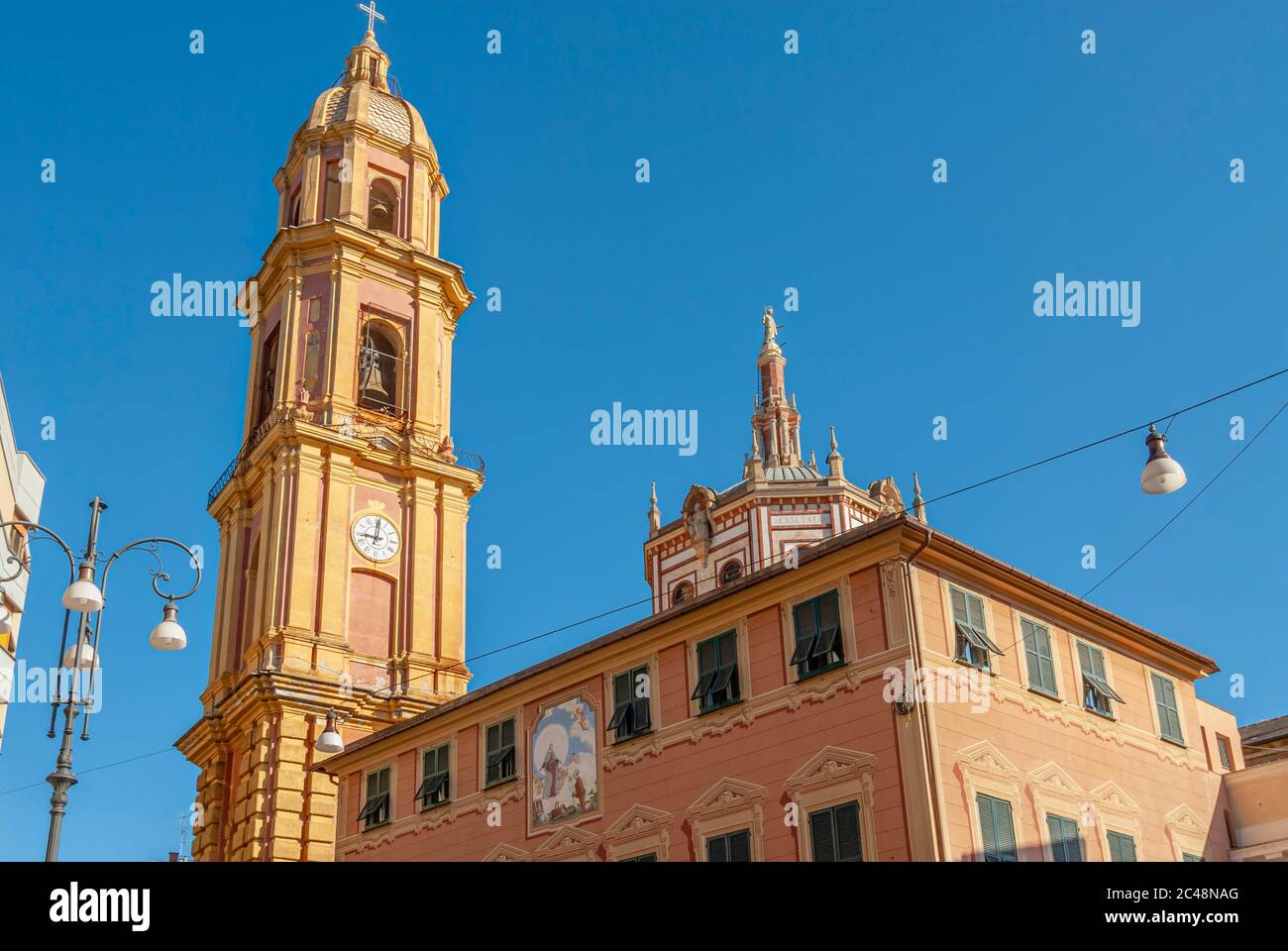 Glockenturm der Basilika von San Gervasio e Protasio von Rapallo, Ligurien, Italien Stockfoto