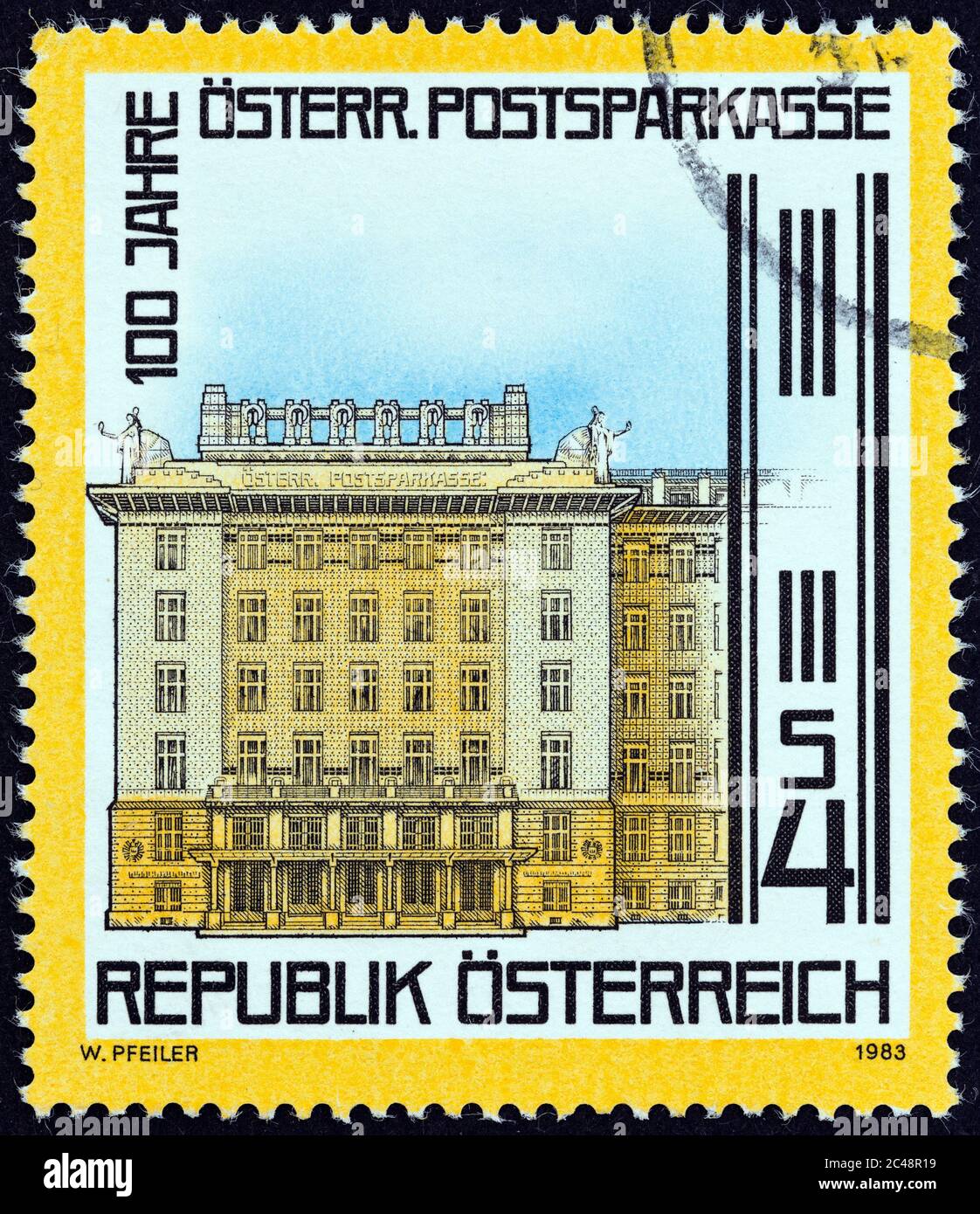 ÖSTERREICH - UM 1983: Eine in Österreich gedruckte Briefmarke, die zum 100. Jahrestag der Postsparkasse Bank, Wien, um 1983 ausgegeben wurde. Stockfoto