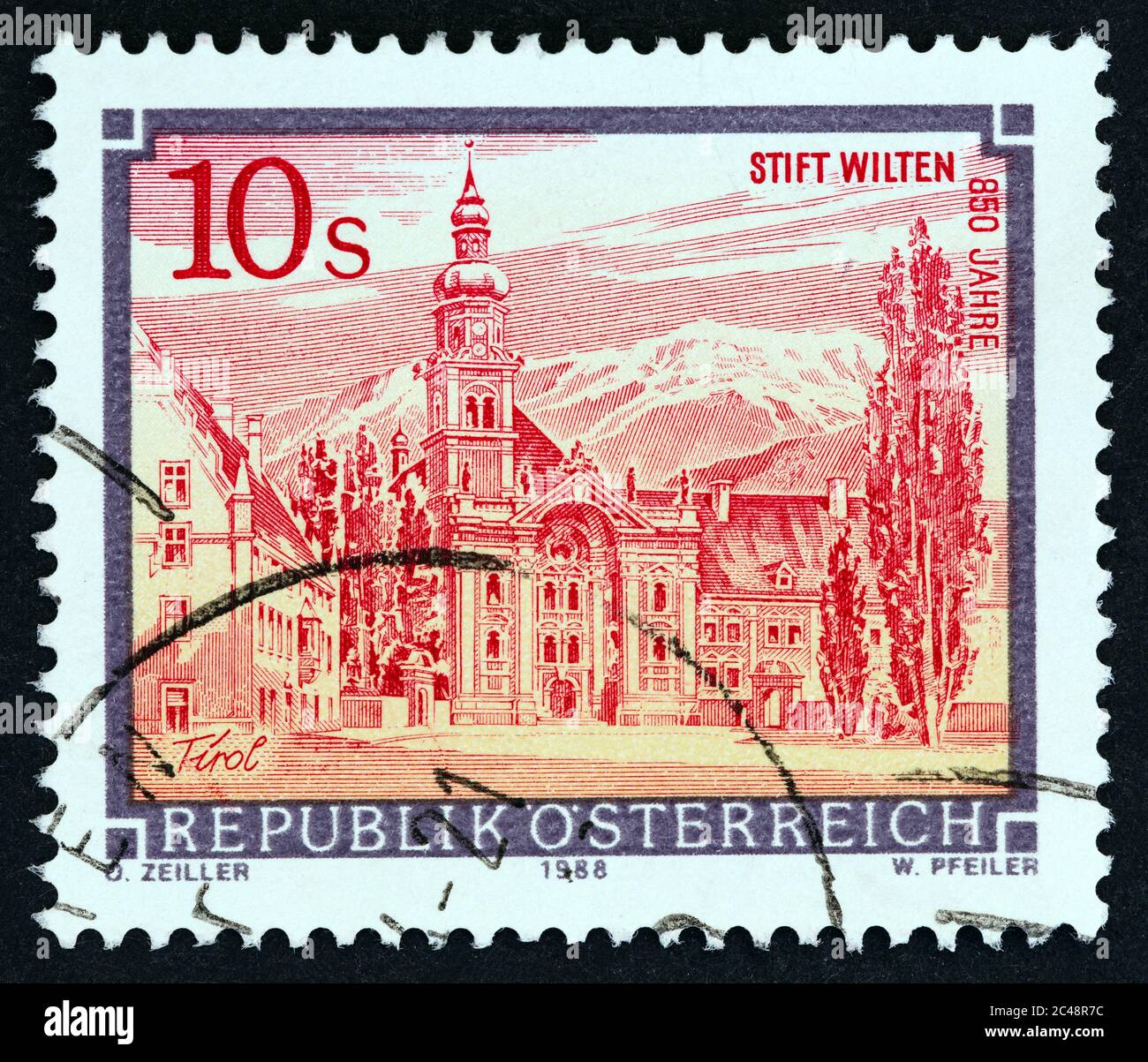 ÖSTERREICH - UM 1988: Eine in Österreich gedruckte Briefmarke aus der Ausgabe 'Kloster und Klöster' zeigt das Stift Wilten, Innsbruck, um 1988. Stockfoto