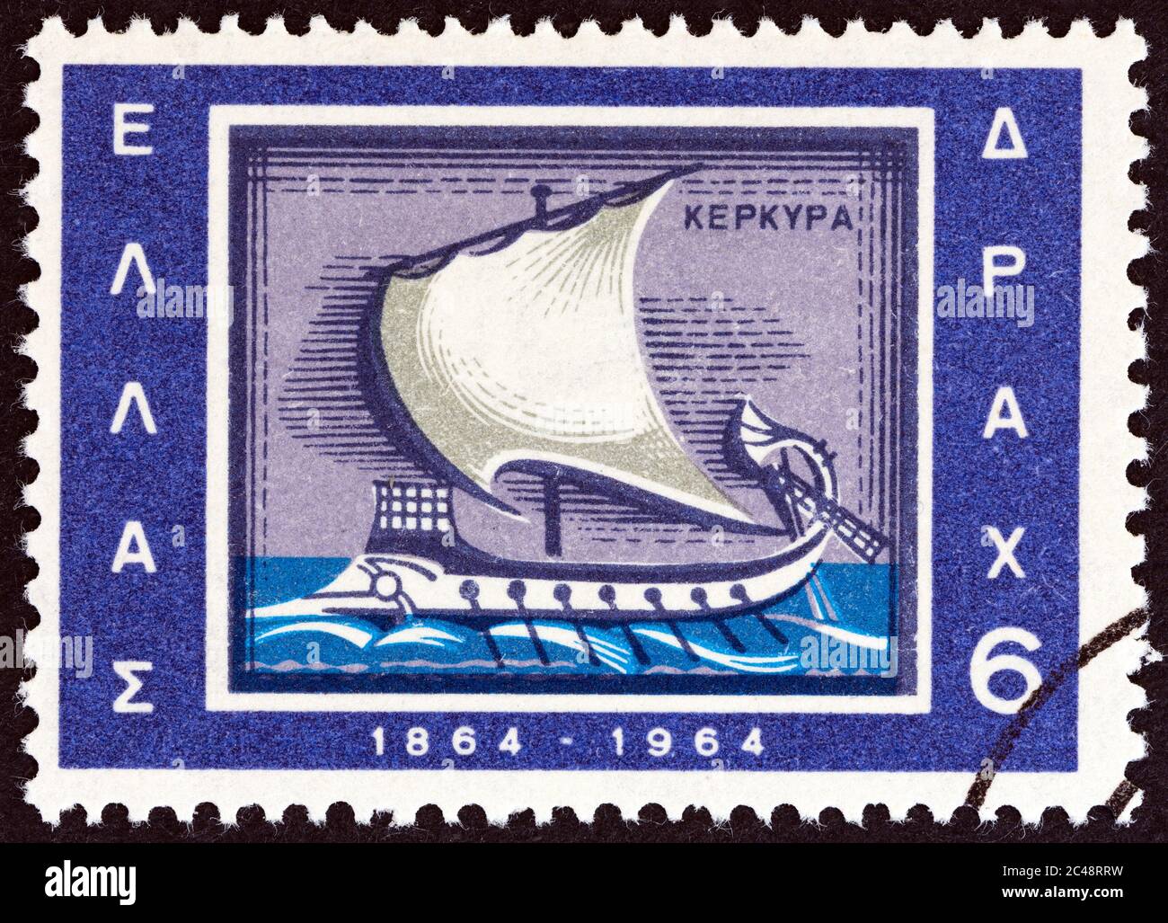 GRIECHENLAND - UM 1964: Eine in Griechenland gedruckte Briefmarke aus der Ausgabe '100 Jahre Vereinigung der Ionischen Inseln mit Griechenland' zeigt das Trireme-Emblem der Insel Korfu. Stockfoto