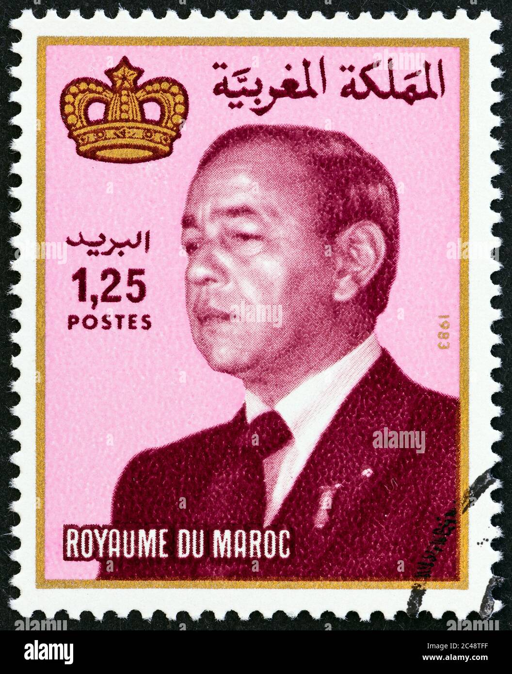 MAROKKO - UM 1984: Eine in Marokko gedruckte Briefmarke zeigt König Hassan II., um 1984. Stockfoto