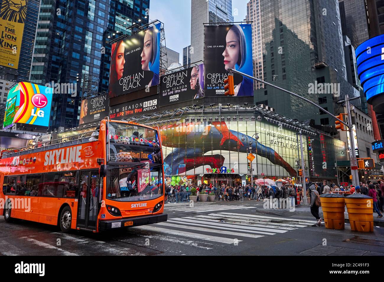 Hop on Hop off City Tour Bus auf dem Times Square. Manhattan, New York City, USA Stockfotografie