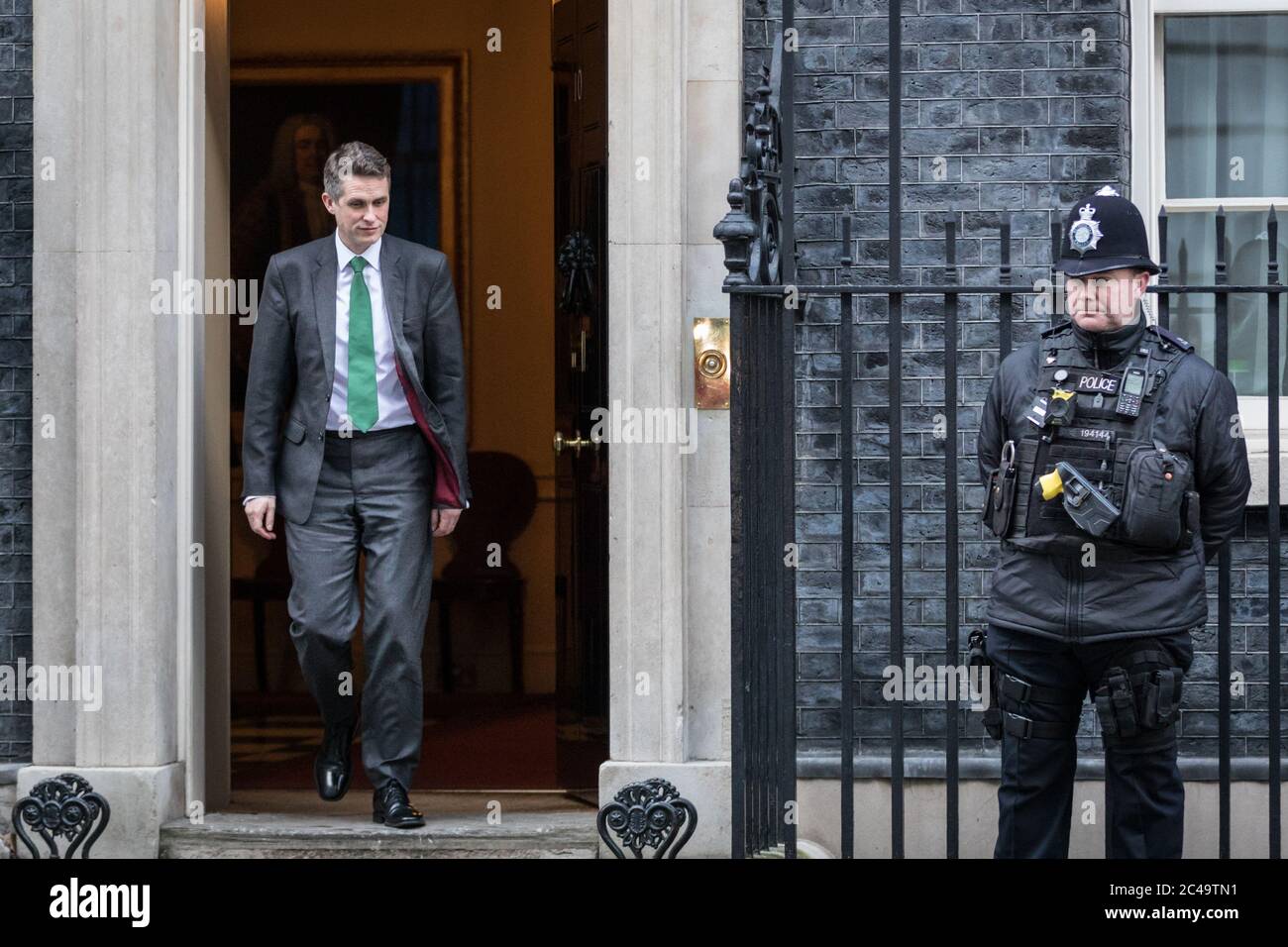 Gavin Williamson, MP, Staatssekretär für Bildung, Politiker der britischen Konservativen Partei, verlässt die Downing Street 10, London Stockfoto