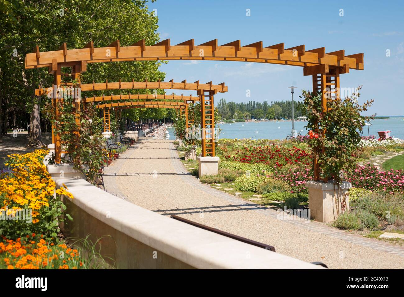 Ungarn Balaton Strand / Klassenfahrten Zum Balaton 2021 22 Alpetour - A balatonfüredi kisfaludy strand részletes bemutatása szöveges információkkal a szolgáltatásokról a város keleti szélén, a helységnévtábla előtt a balaton felé fordulva található az önkormányzat egyik.