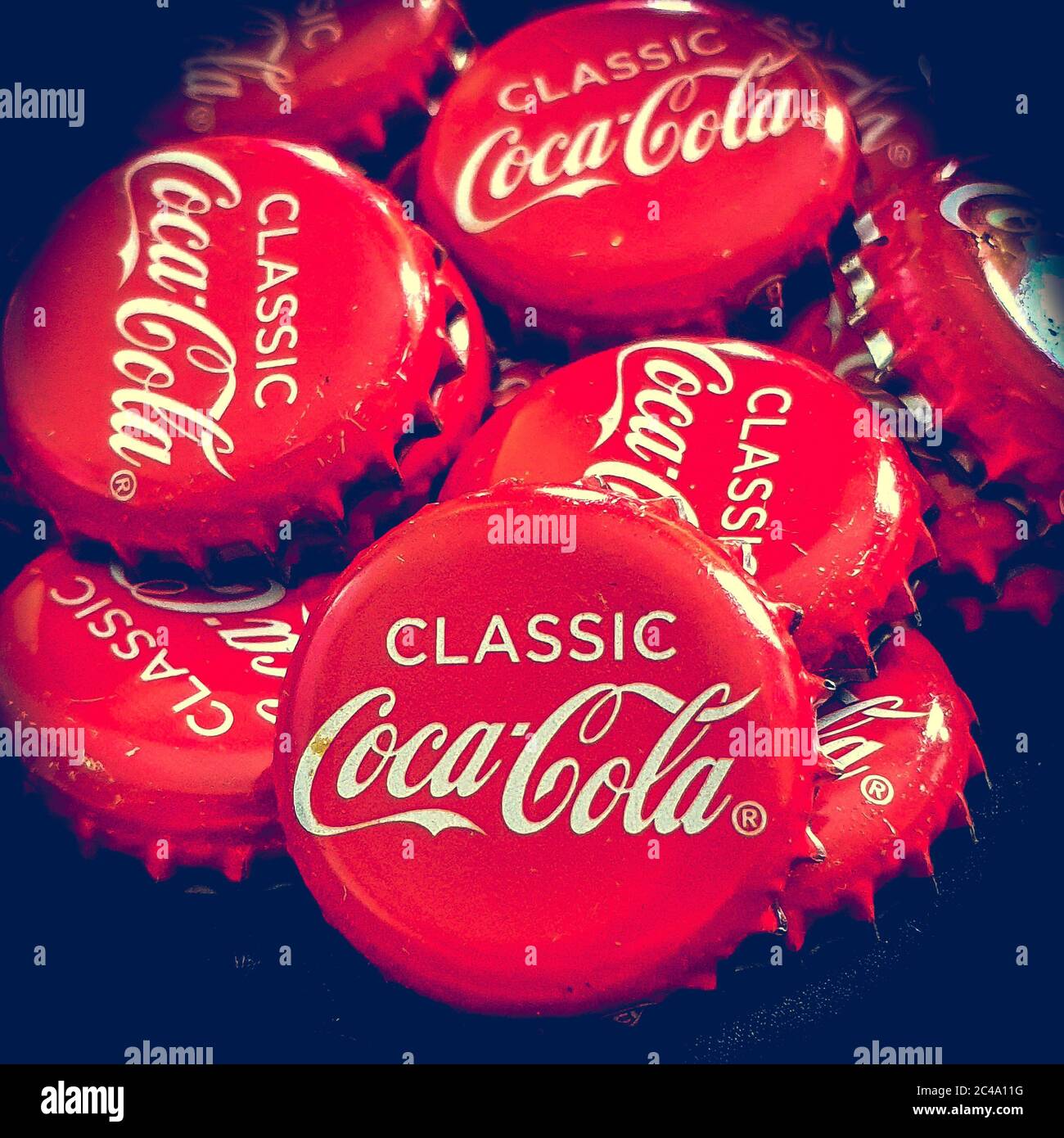 Coca Cola Flaschenverschlüsse Stockfoto