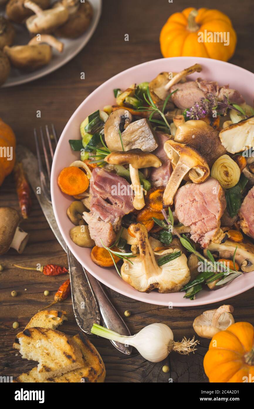 Wildes Fleisch Stockfotos und -bilder Kaufen - Alamy