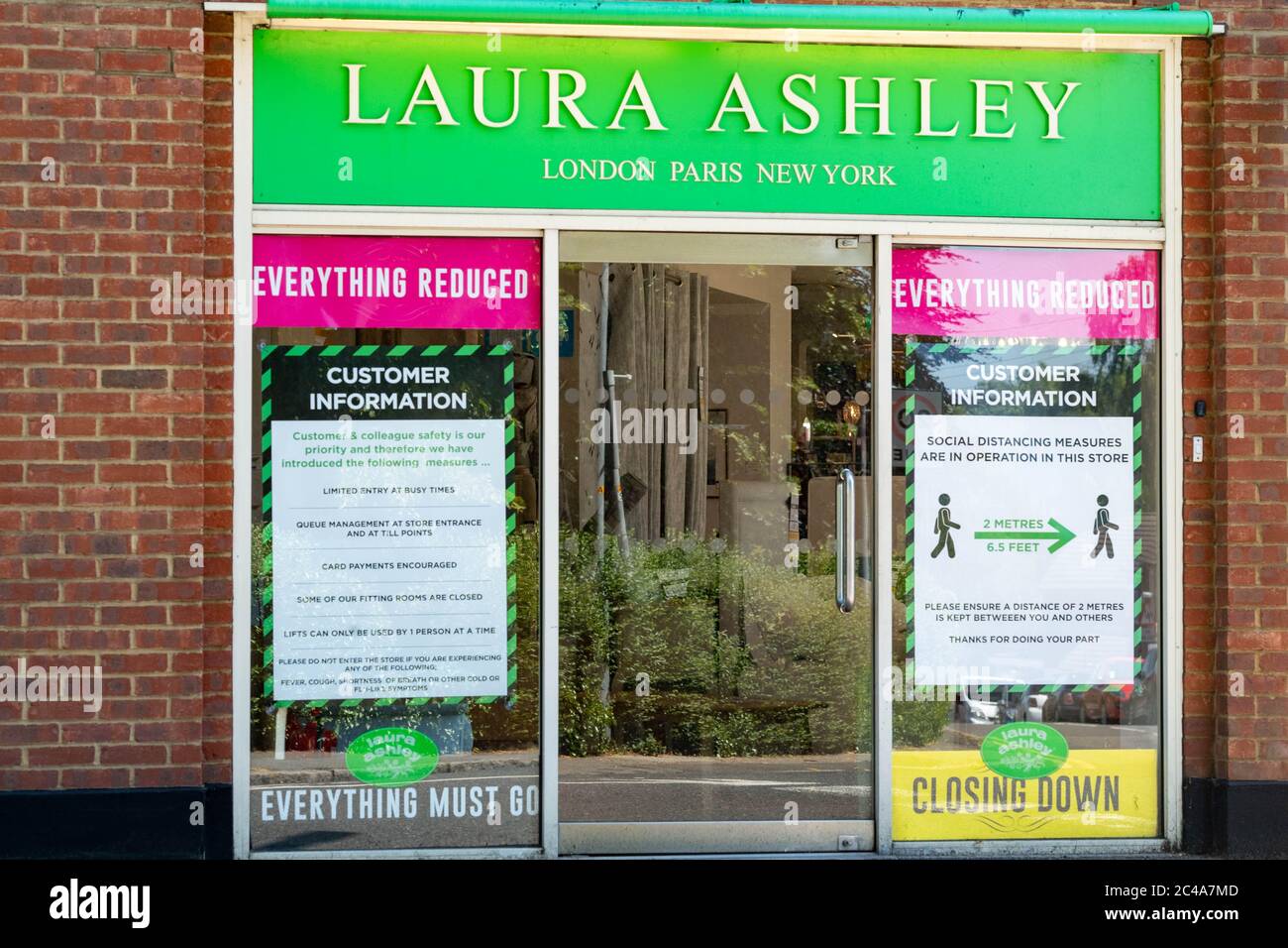 Brentwood Essex 25. Juni 2020 Laura Ashley Brentwood hält einen Verkauf als Teil seines Zusammenbruchs in die Verwaltung. Kredit: Ian Davidson/Alamy Live Nachrichten Stockfoto