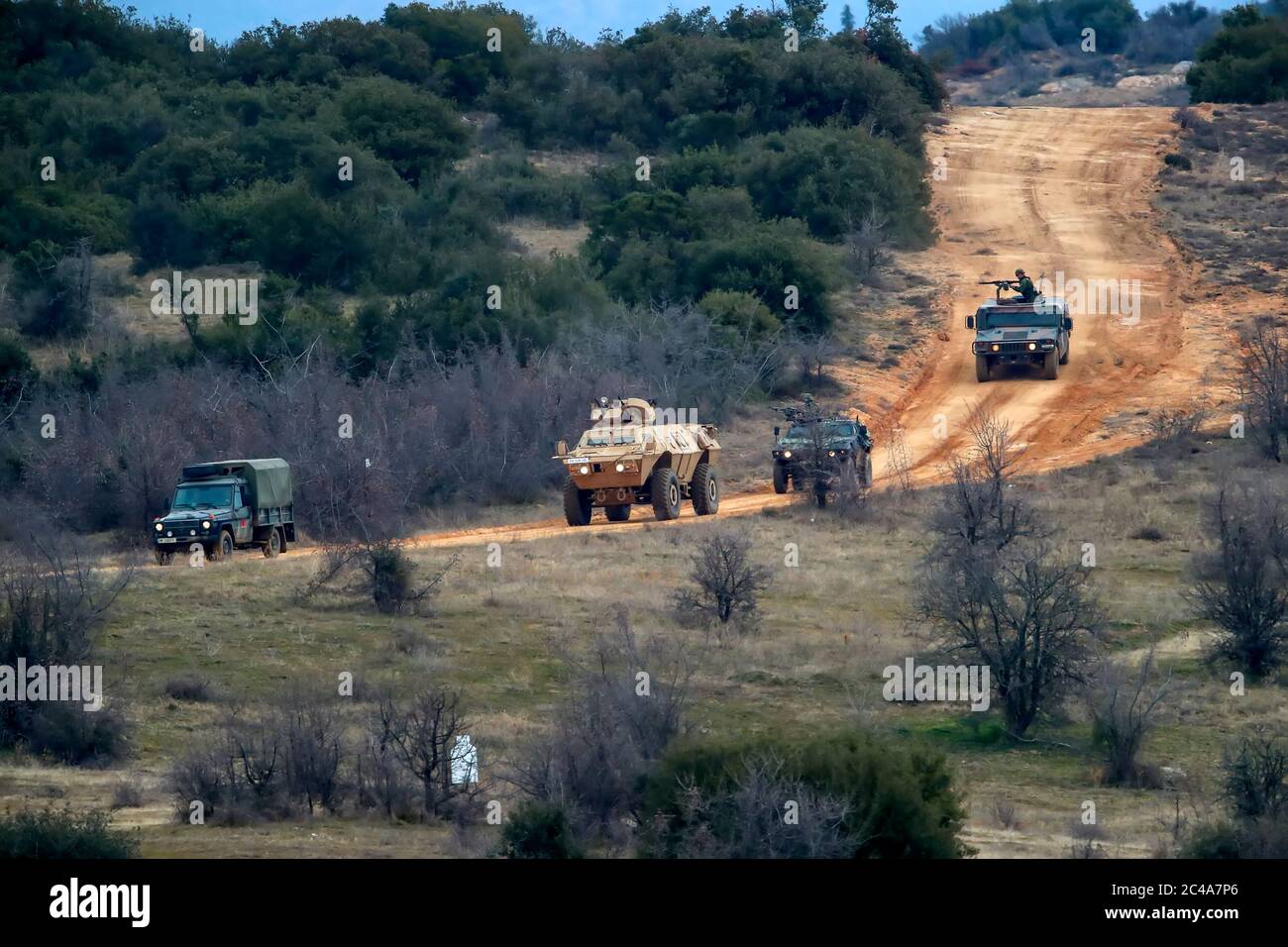 Askos, Griechenland - 14. Feb 2020: Militärfahrzeuge nehmen an einer internationalen Militärübung mit echtem Feuer (Goldenes Vlies -20) zwischen Griechisch, USA Teil Stockfoto