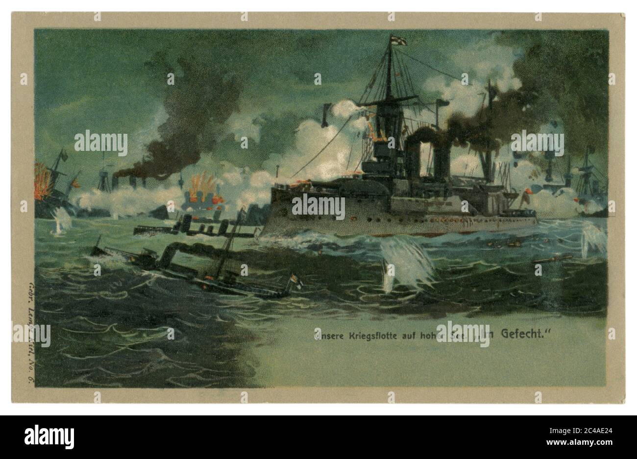 Deutsche historische Postkarte: Unsere Kriegsflotte auf hoher See 'in der Schlacht', die feindliche Flotte ist in Brand, Kaiserliche Deutsche Marine, Weltkrieg 1 1914-1918 Stockfoto