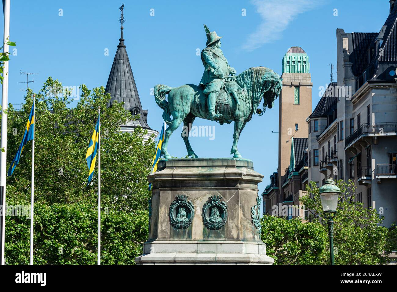 Malmö, Schweden - 25. Juni 2020: Statue von König Karl X. Gustaf von Schweden auf einem Pferd. Dieser König besiegte Dänemark in einer großen Schlacht im Jahr 1658 und gewann über Scania nach Schweden. Hochwertige Fotos Stockfoto