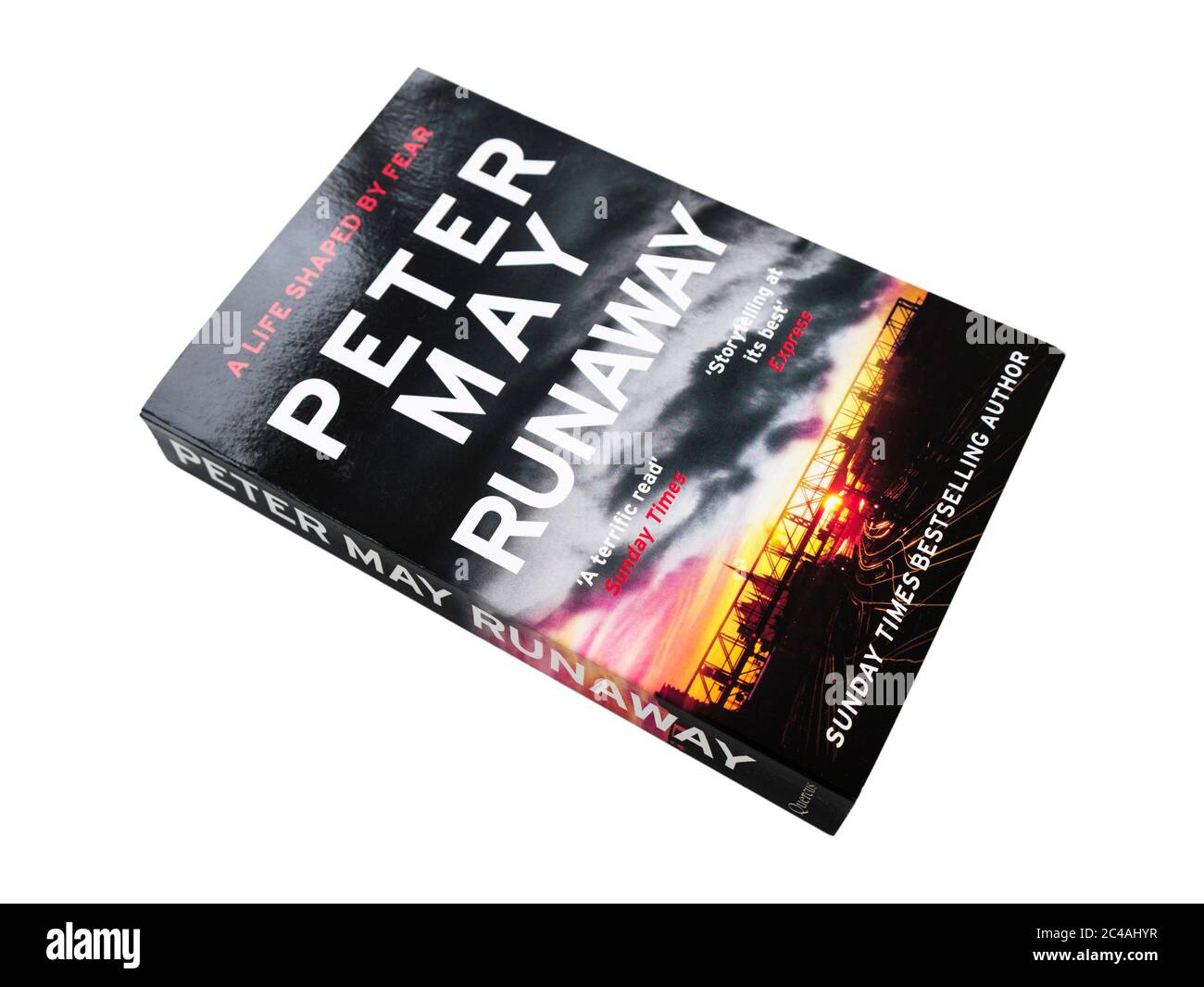 Peter Mays Runaway Standalone Roman Paperback-Fiktion auf Weiß isoliert. England Großbritannien Stockfoto