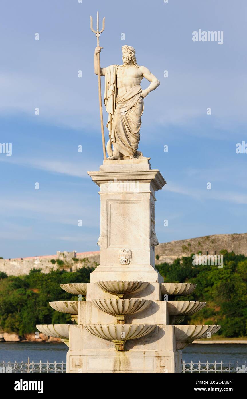 Neptunbrunnen am Wasser an der Promenade in Havanna Stockfoto