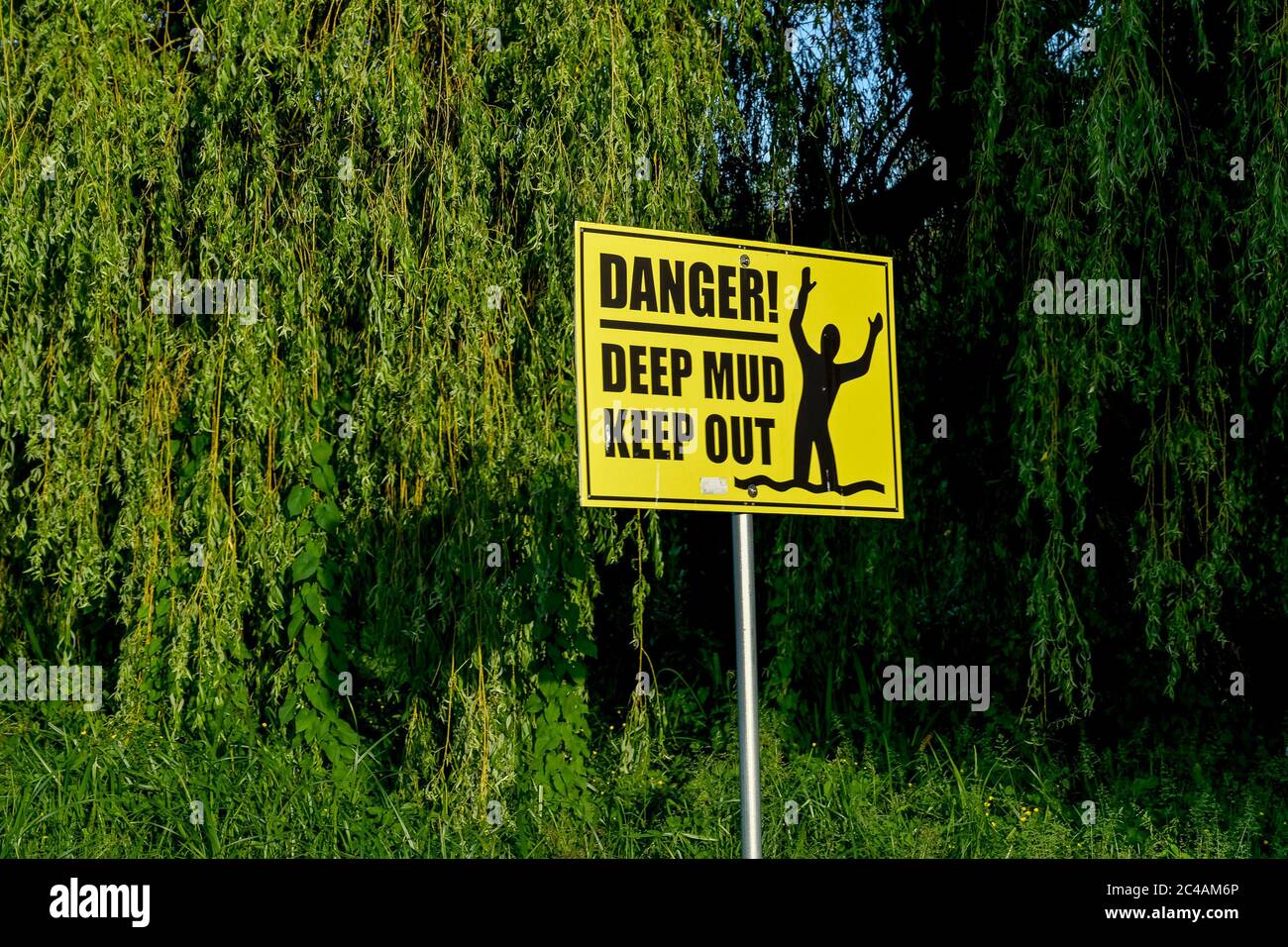 Gefahr, tiefer Schlamm, halten Sie aus, Schild, John Hendry Park, Forellen-See, Vancouver, British Columbia, Kanada Stockfoto