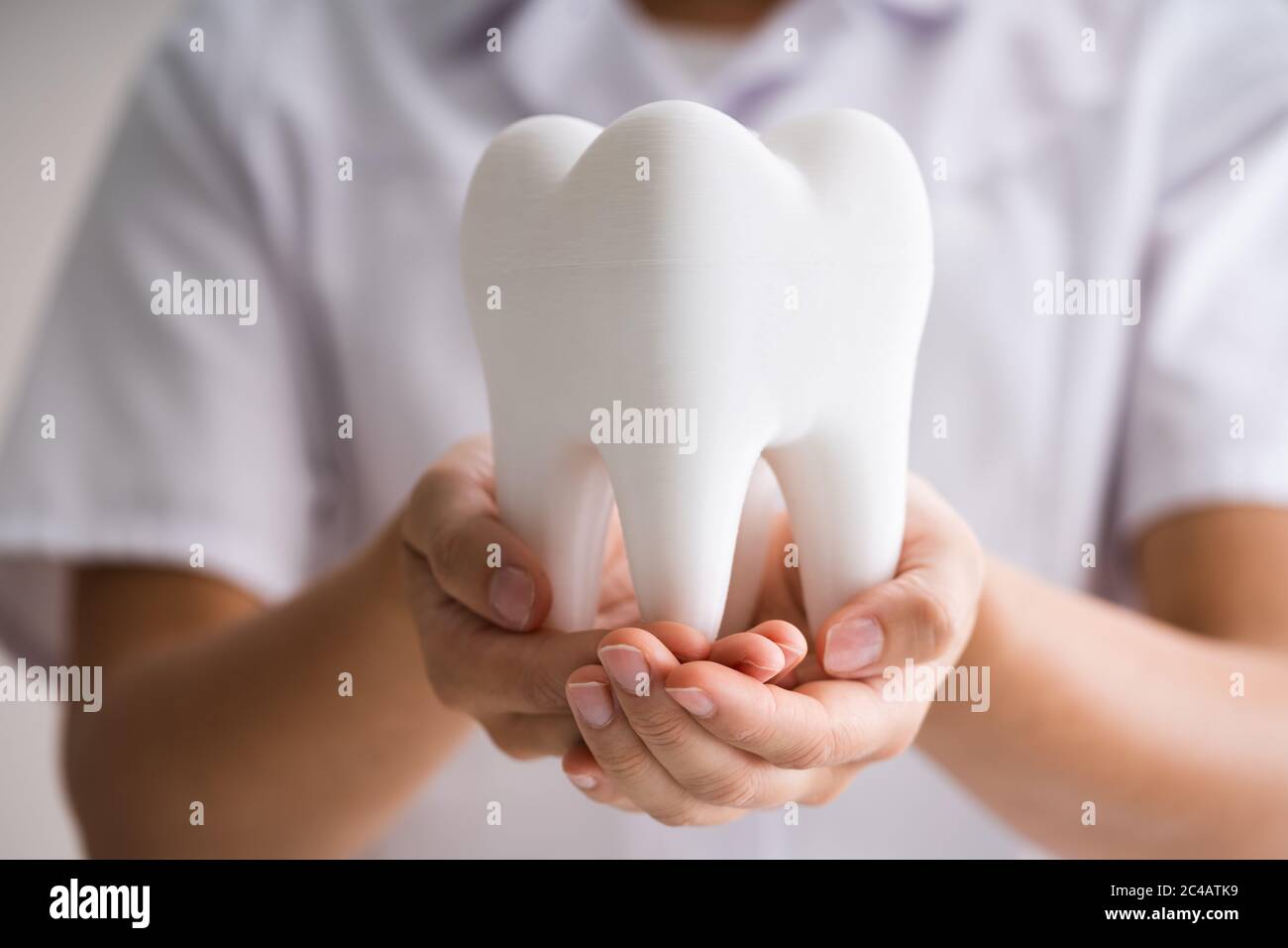 Zahnärztin Tut Reinigung Und Aufhellung Zahnbehandlung Stockfoto