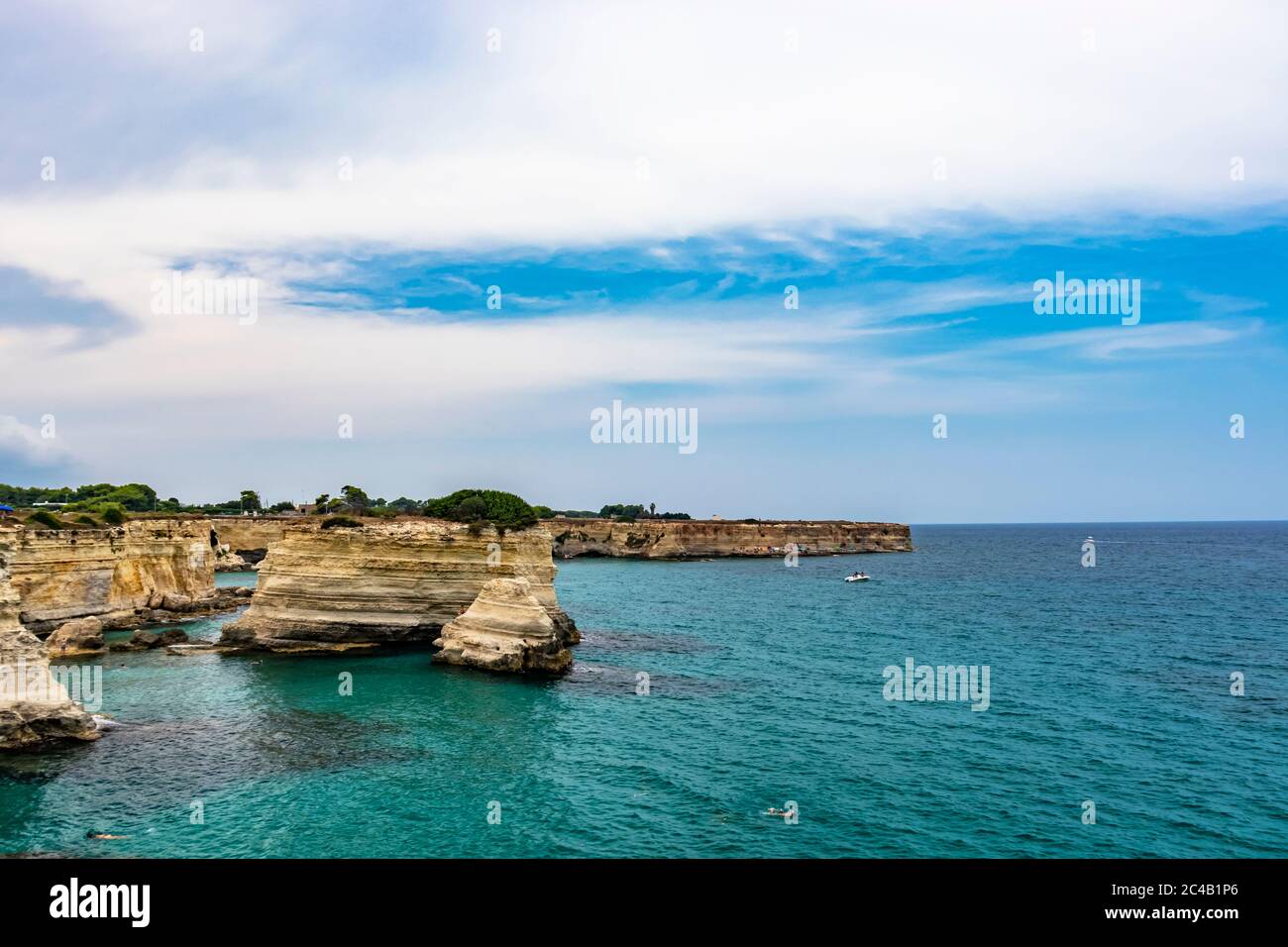 Faraglioni di Torre Sant Andrea, Apulien, Salento, Italien, Otranto Stockfoto