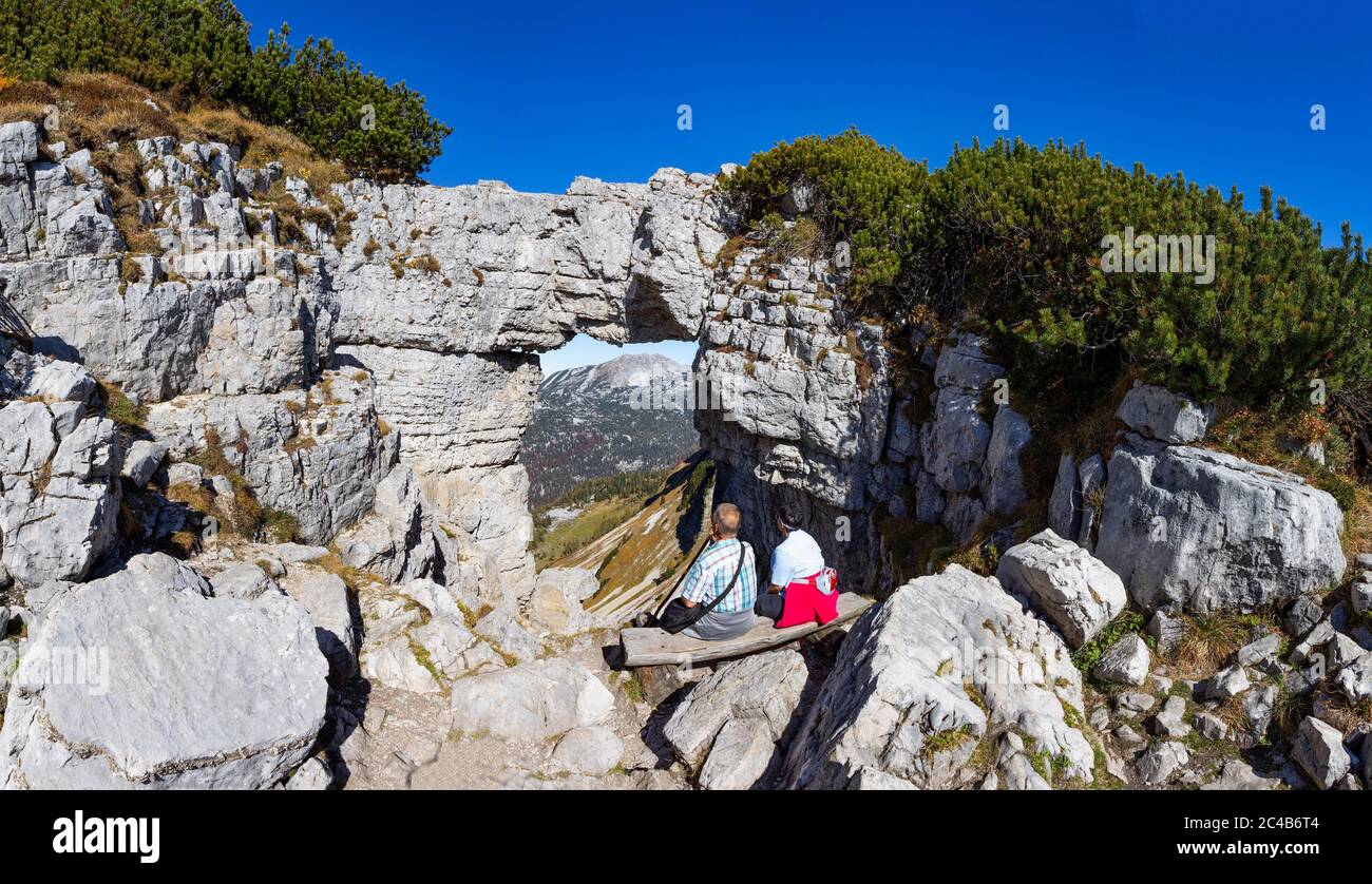 Felsenfenster, Naturphänomen Loserfenster, Loser Plateau, Totes Gebirge, Altaussee, Ausseland, Salzkammergut, Steiermark, Österreich Stockfoto