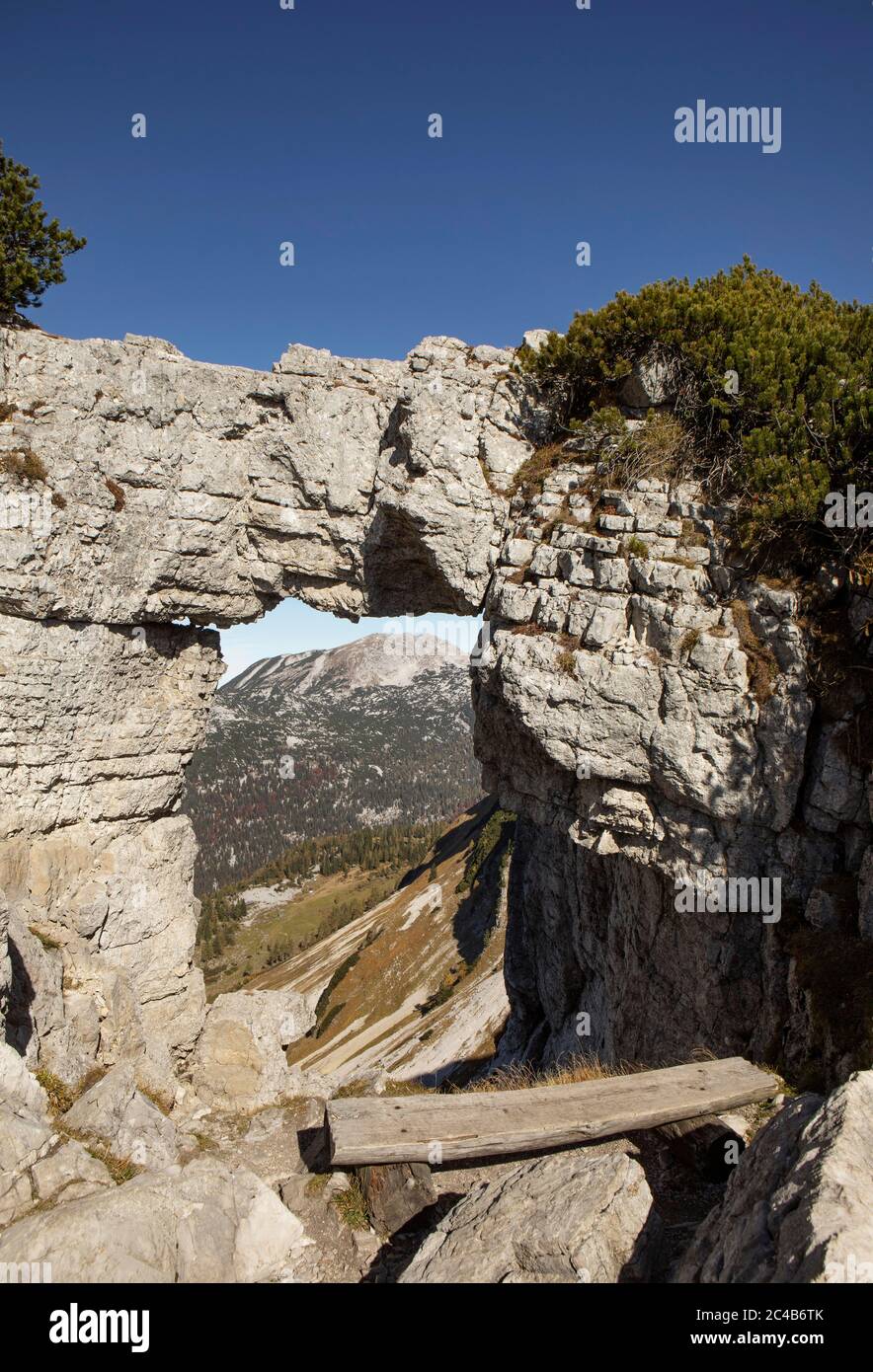 Felsenfenster, Naturphänomen Loserfenster, Loser Plateau, Totes Gebirge, Altaussee, Ausseland, Salzkammergut, Steiermark, Österreich Stockfoto