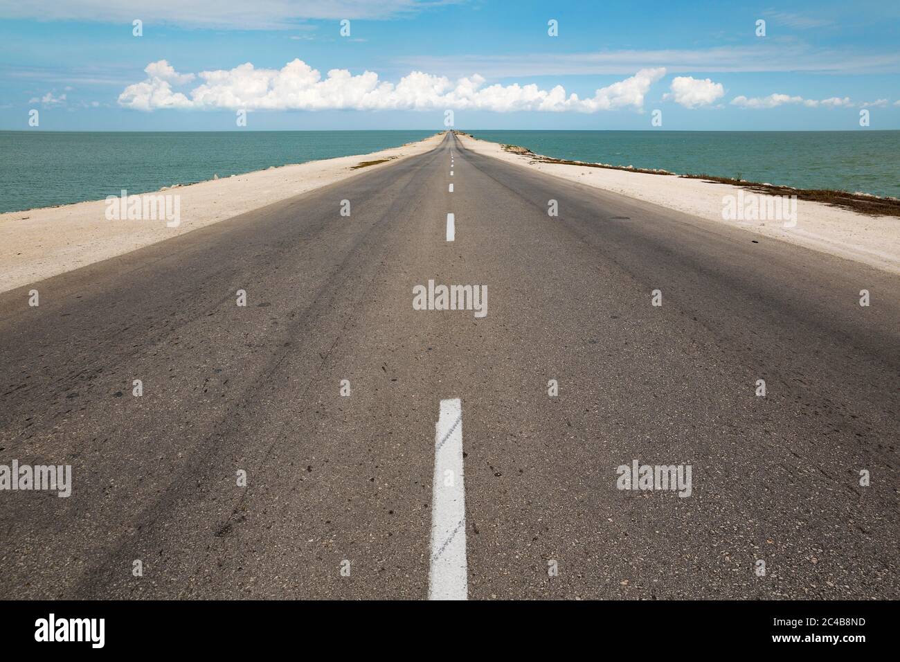 Causeway zur Cayo Coco Insel, Jardines del Rey Archipel, Kuba Stockfoto