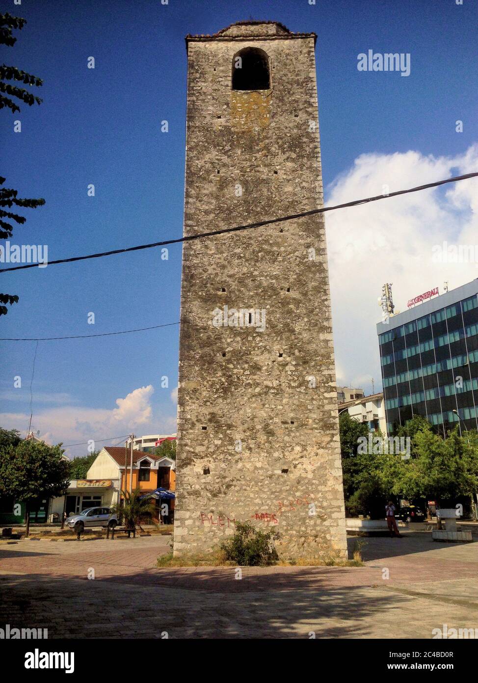 Kleiner alter Turm im Zentrum von Podgorica Stockfoto