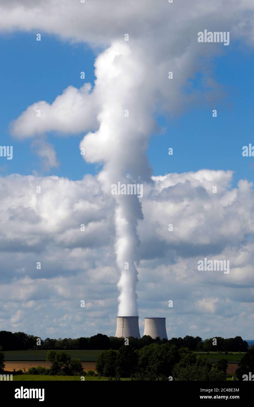 Kühltürme für Kernkraftwerke Stockfoto