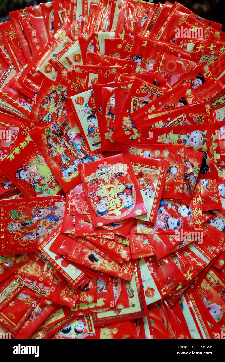 Rote Umschläge ( hongbao ) für chinesisches Neujahr Stockfoto