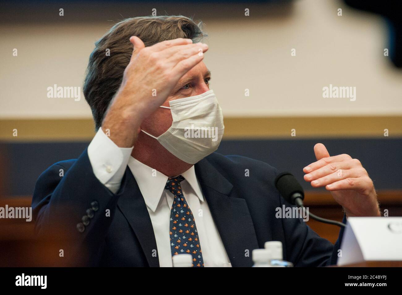 Jay Clayton, Vorsitzender der US-Börsenaufsichtsbehörde, bezeugt vor einer Anhörung des Ausschusses für Finanzdienstleistungen des Repräsentantenhauses mit dem Titel "Kapitalmärkte und Notkredite in der COVID-19-Ära" im Bürogebäude des Rayburn House auf dem Capitol Hill in Washington, DC., Donnerstag, 25. Juni 2020.Quelle: Rod Lampey/Pool via CNP - Nutzung weltweit Stockfoto