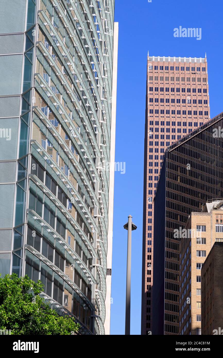 Wolkenkratzer auf der Rusk Street, Houston, Texas, USA Stockfoto