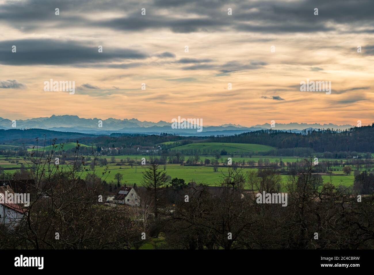 Fantastischer Sonnenuntergang in Heiligenberg am Bodensee Stockfoto