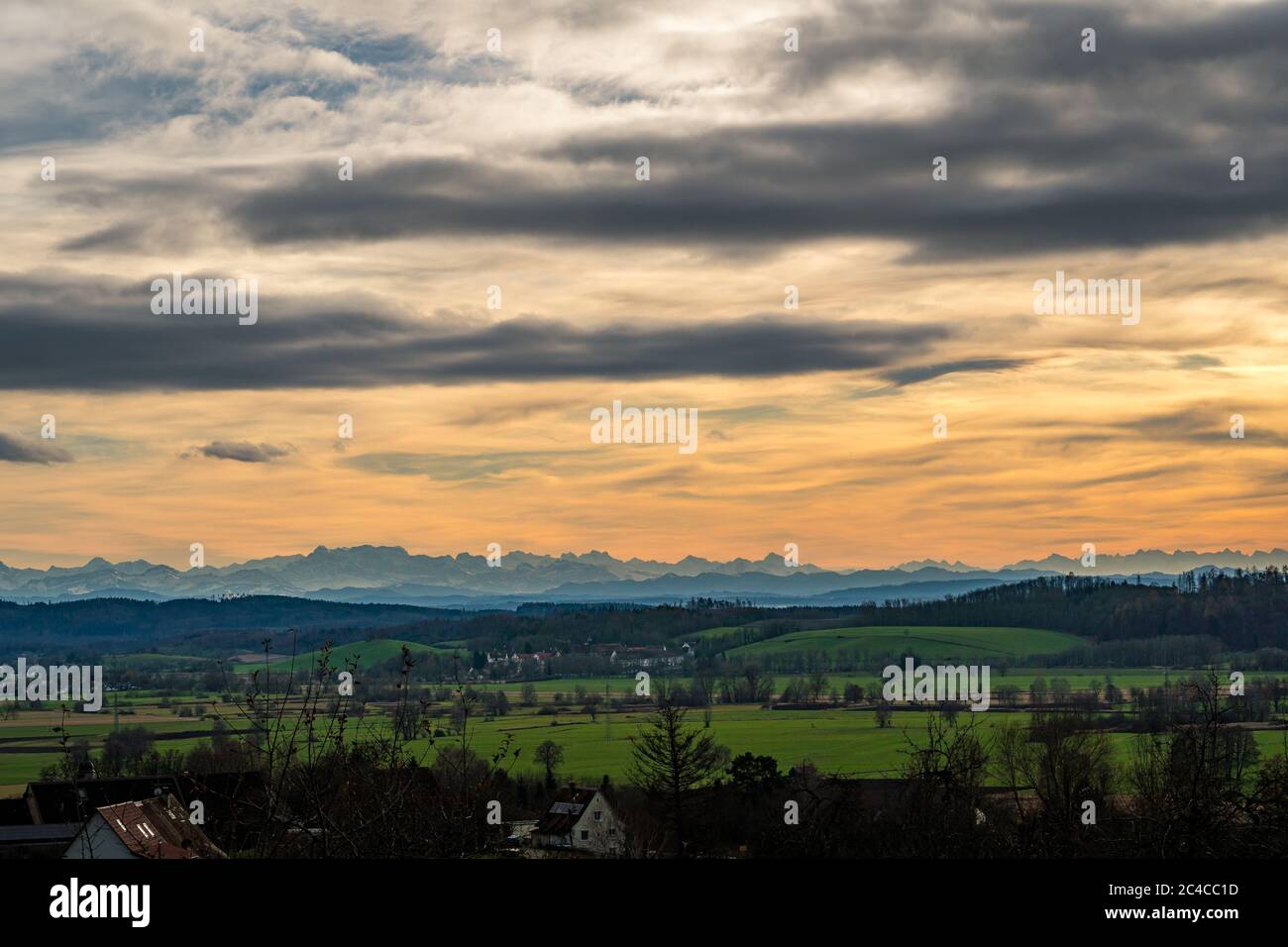 Fantastischer Sonnenuntergang in Heiligenberg am Bodensee Stockfoto