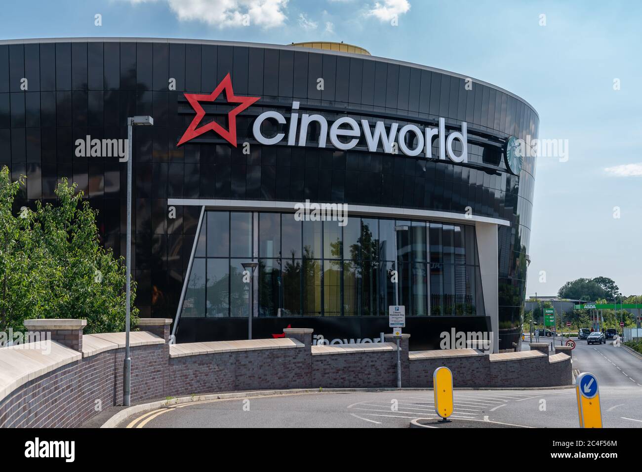 LONDON, ENGLAND - 26. JUNI 2020: Das Cineworld Kino in South Ruislip, London ist während der COVID-19-Sperre geschlossen, um die Einschränkungen zu lockert Stockfoto