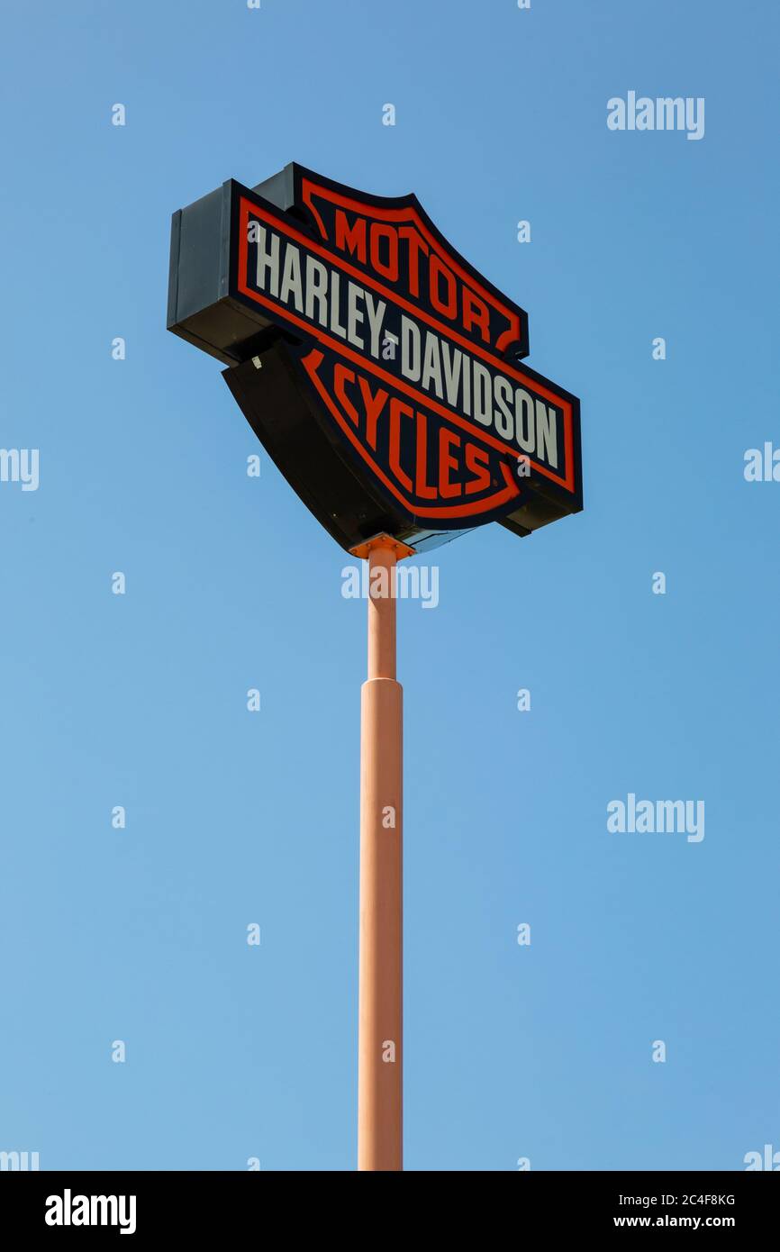 Ein ikonisches Harley Davidson Motorrad Händler Zeichen. Stockfoto