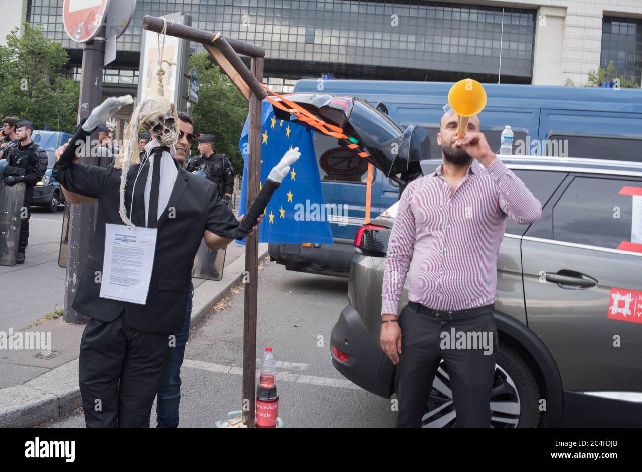 'VTC-Fahrer wütend': Schneckenoperation in Paris Stockfoto