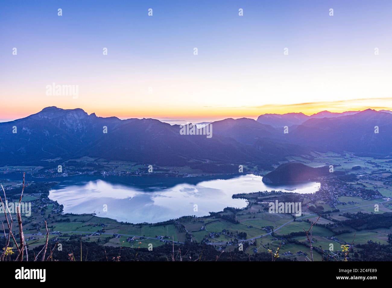 Strobl: wolfgangsee, Stadt St. Wolfgang im Salzkammergut, Schafberg, Blick vom Bleckwand im Salzkammergut, Salzburg, Österreich Stockfoto